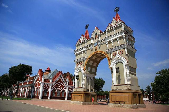 海兰泡:踏上故国旧土的美丽和哀愁