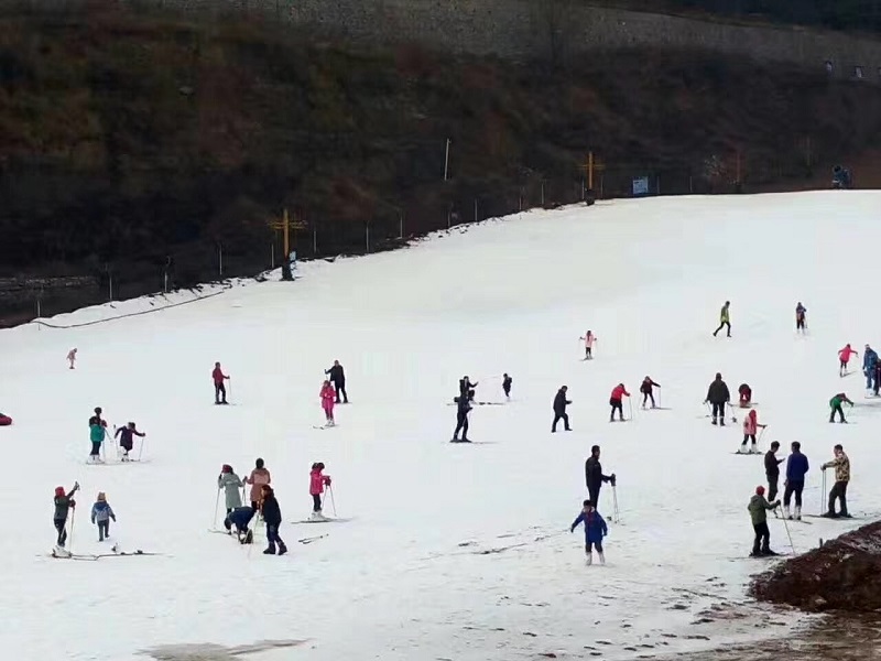 朝阳滑雪场