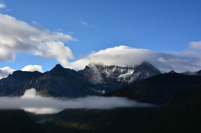 稻城牛朗神山游玩攻略简介 稻城牛朗神山门票 地址 图片 开放时间 照片 门票价格 携程攻略 稻城牛朗神山游玩攻略简介 稻城牛朗神山门票 地址 图片 开放时间 照片 门票价格 携程攻略