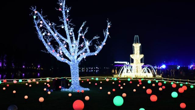秀丽东方灯幻世界门票,成都秀丽东方灯幻世界攻略/地址/图片/门票价格