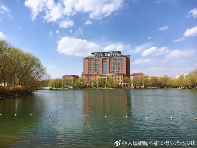 锦州渤海大学大活图片
