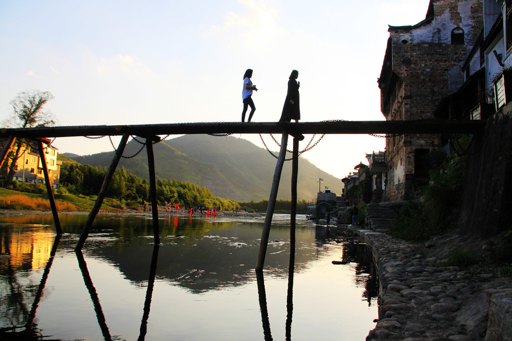 走进临安 名山和佛寺图画在眼前徐徐展开 还有新安江山水画廊 黎阳老街 天目山游记攻略 携程攻略