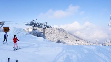 太子嶺滑雪場九鼎山風景區全天滑雪