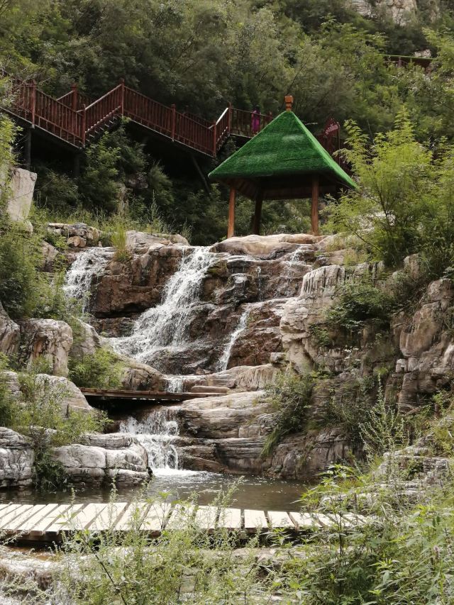 满城区大平台龙居瀑布旅游区攻略,满城区大平台龙居瀑布旅游区门票