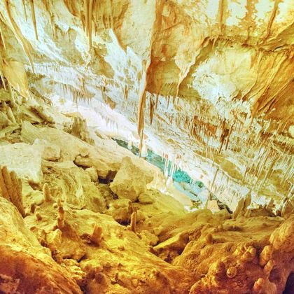 西班牙巴利阿里群岛德拉赫洞穴一日游