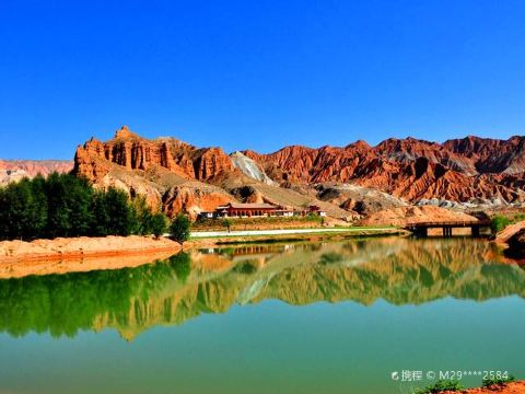 贵德国家地质公园阿什贡七彩峰丛景区