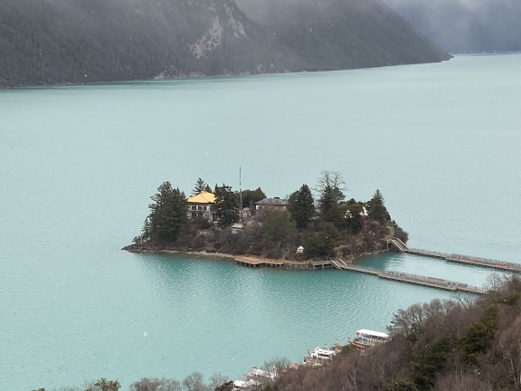 湖心岛
