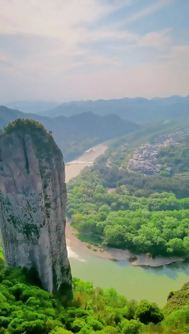 鼎湖峰航拍图片