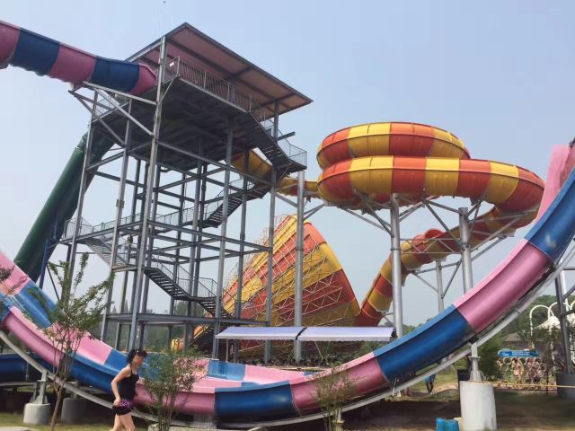 悦兮半岛水上乐园