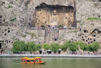 河南登封少林寺+龙门石窟一日游【导游精讲+含耳麦】【包含河南两家5A级精华龙头景区少林寺和龙门石窟，游厚重河南不可错过的经典行程！】
