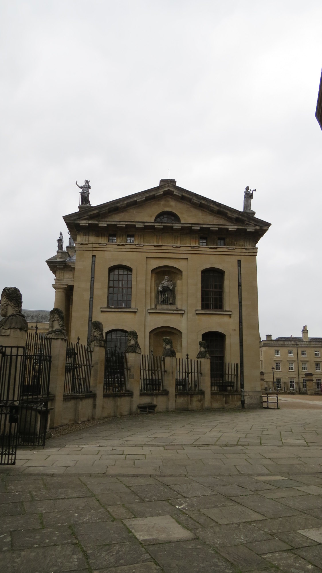 牛津城堡,宽街,高街