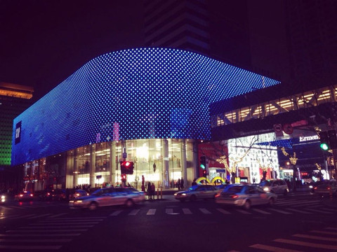 肥肥安走遍中国—上海香港广场