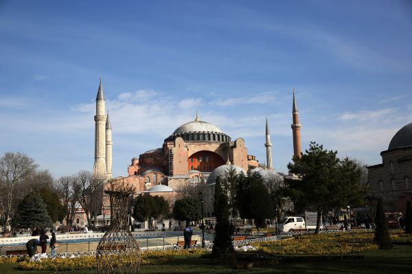 百度百科對它是這樣介紹的: 聖索菲亞大教堂(英語:hagia sophia