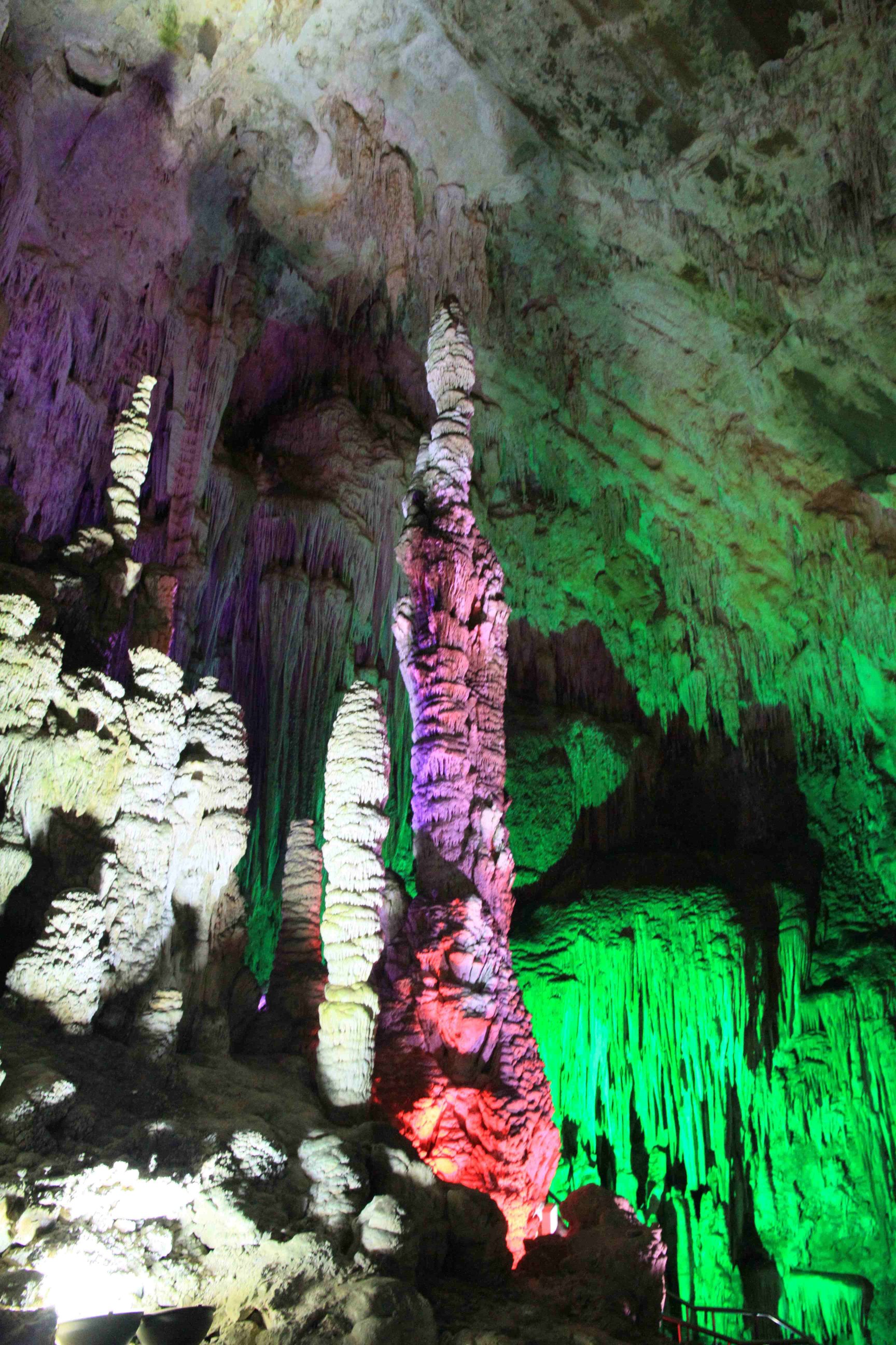 重庆-武隆天生三桥%印象-仙女山-芙蓉洞两日游