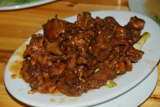 我不告诉你,能猜到这是老鼠肉咩? 红烧田鼠