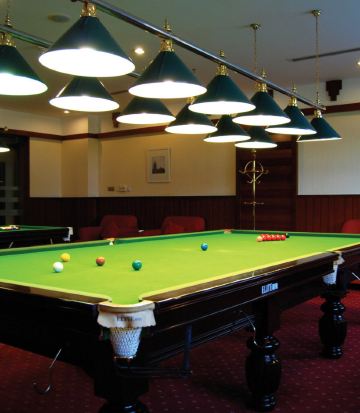 乒乓球房:#经典红双喜品牌,男女老少皆宜的运动项目,简单易上手.