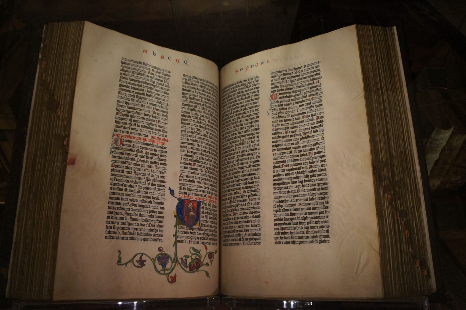 古腾堡圣经,第一本规模印刷而非手抄本的圣经版本.