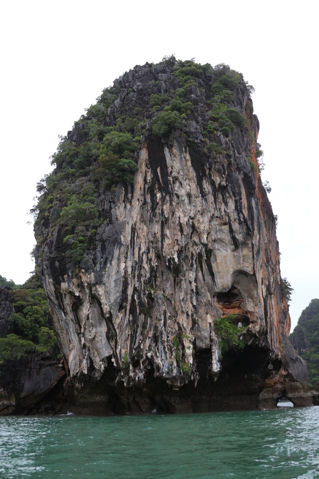 嶙峋怪石图片