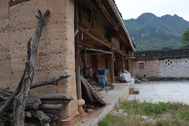 广南县董堡乡里标村