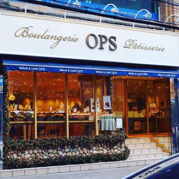 店里很多当地也有欧美人,欧美人能认定的面包店绝对是没错啦 釜山