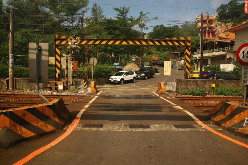 很多台铁系统都是日本jr做的,所以岔口和日本一样. 平溪小火车一日游