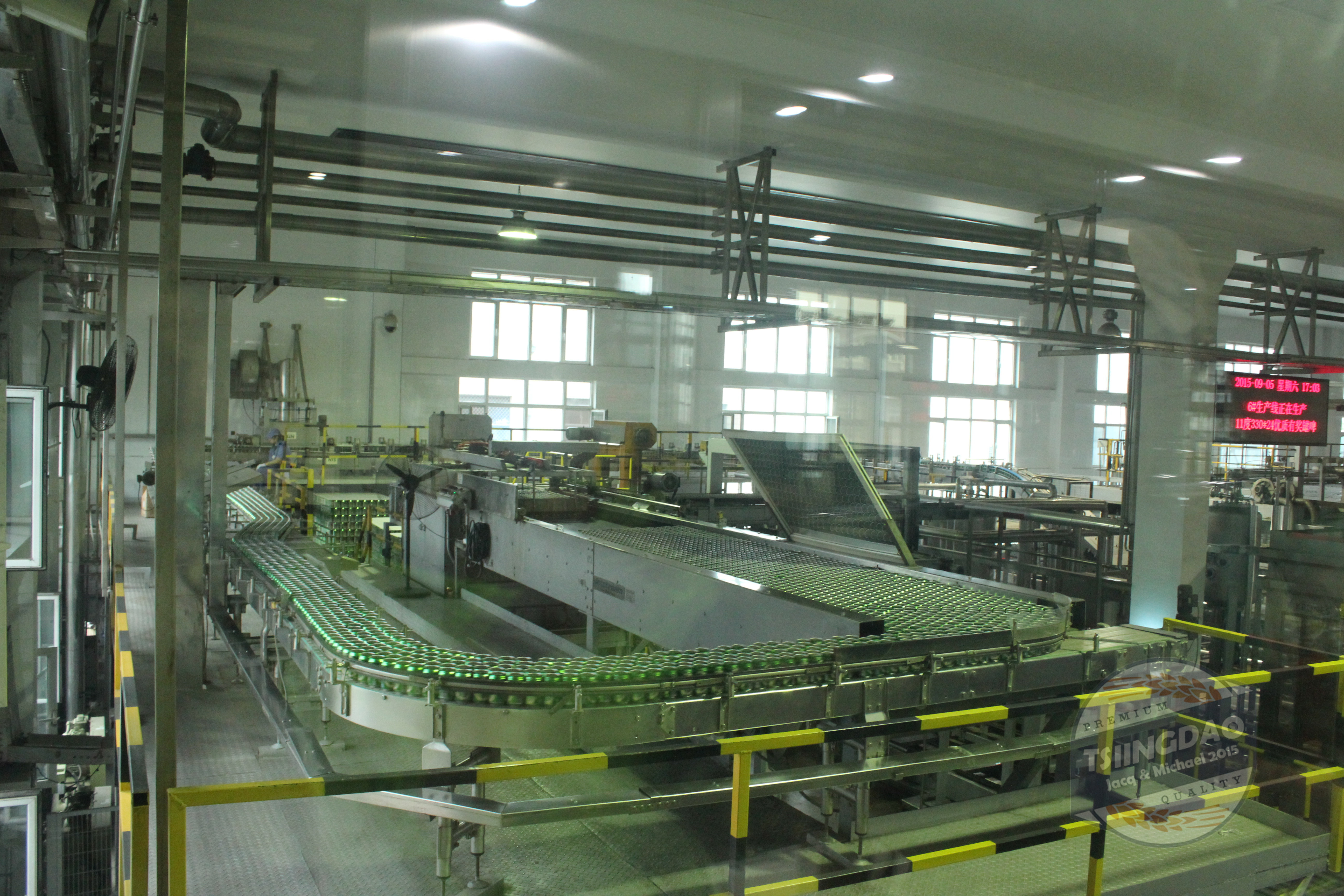 直播生产线了~ 青岛啤酒博物馆 整个参观流程结束后,最后是进入青岛