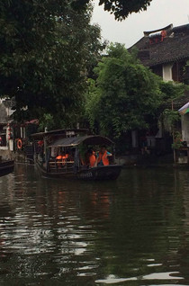 慢慢坐下来,我在西塘