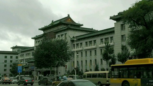 友谊宫 哈尔滨老城区,破,旧,老物件,一边高楼大厦,一边破旧平房.