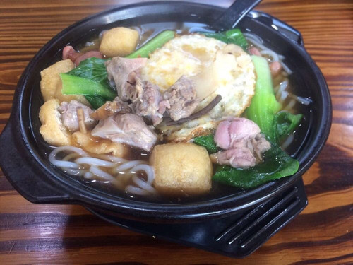       老鸭汤砂锅面,我选择米线喔