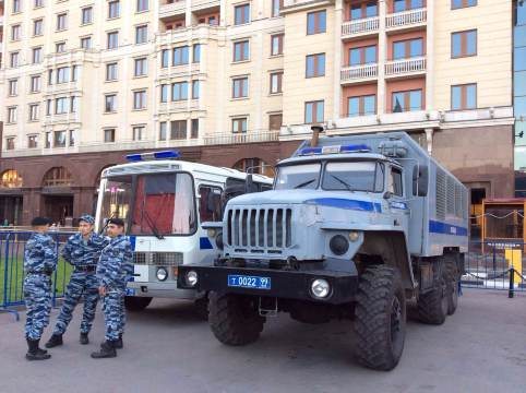 特警. 红场夜景