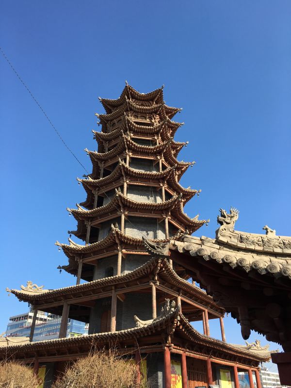 《敦煌》里赵行德就在这里的某座烽火台上救下回鹘公主斯鲁比娅,两人