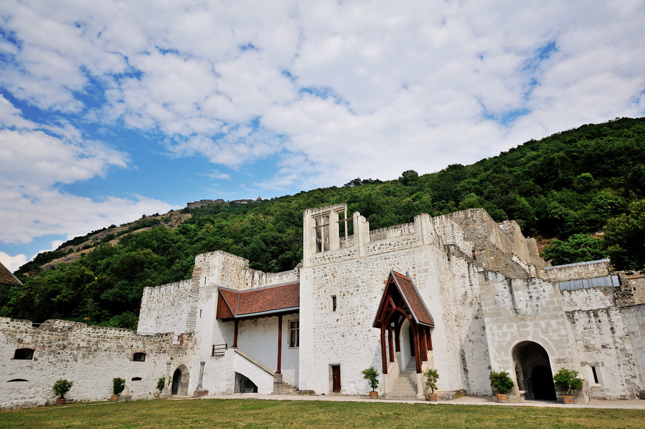 o行记.匈牙利多瑙河畔东西向的流光溢彩