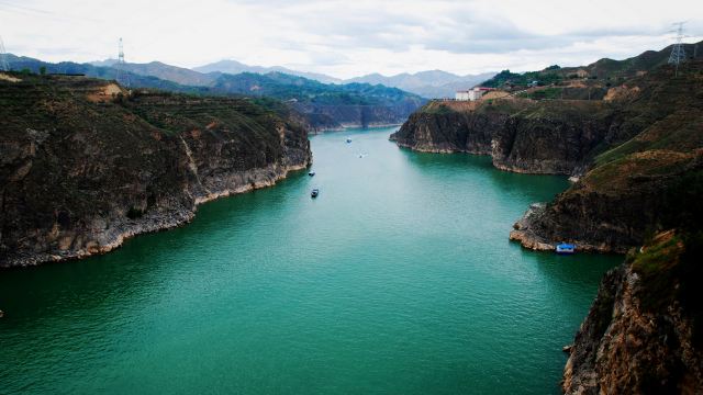 炳灵寺石窟,太极岛三个景点以及乘快艇游览刘家峡水库
