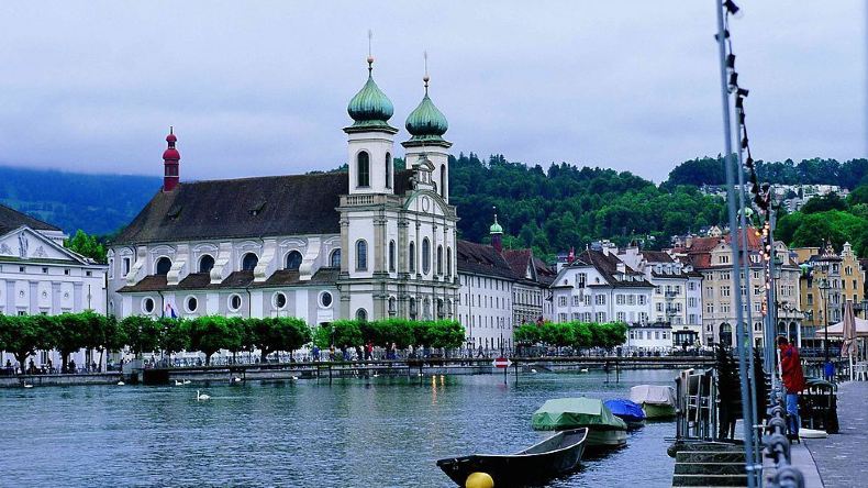 德国+奥地利+捷克13日休闲游-13日旅游行程