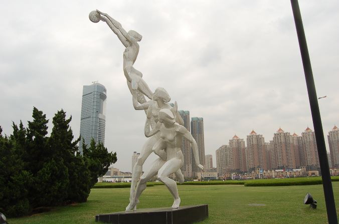 星海广场的塑像