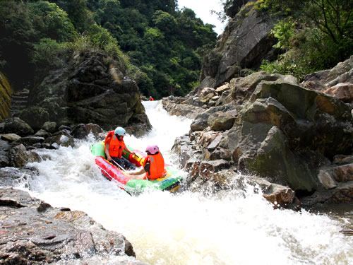 麻城杜鹃花溪漂流
