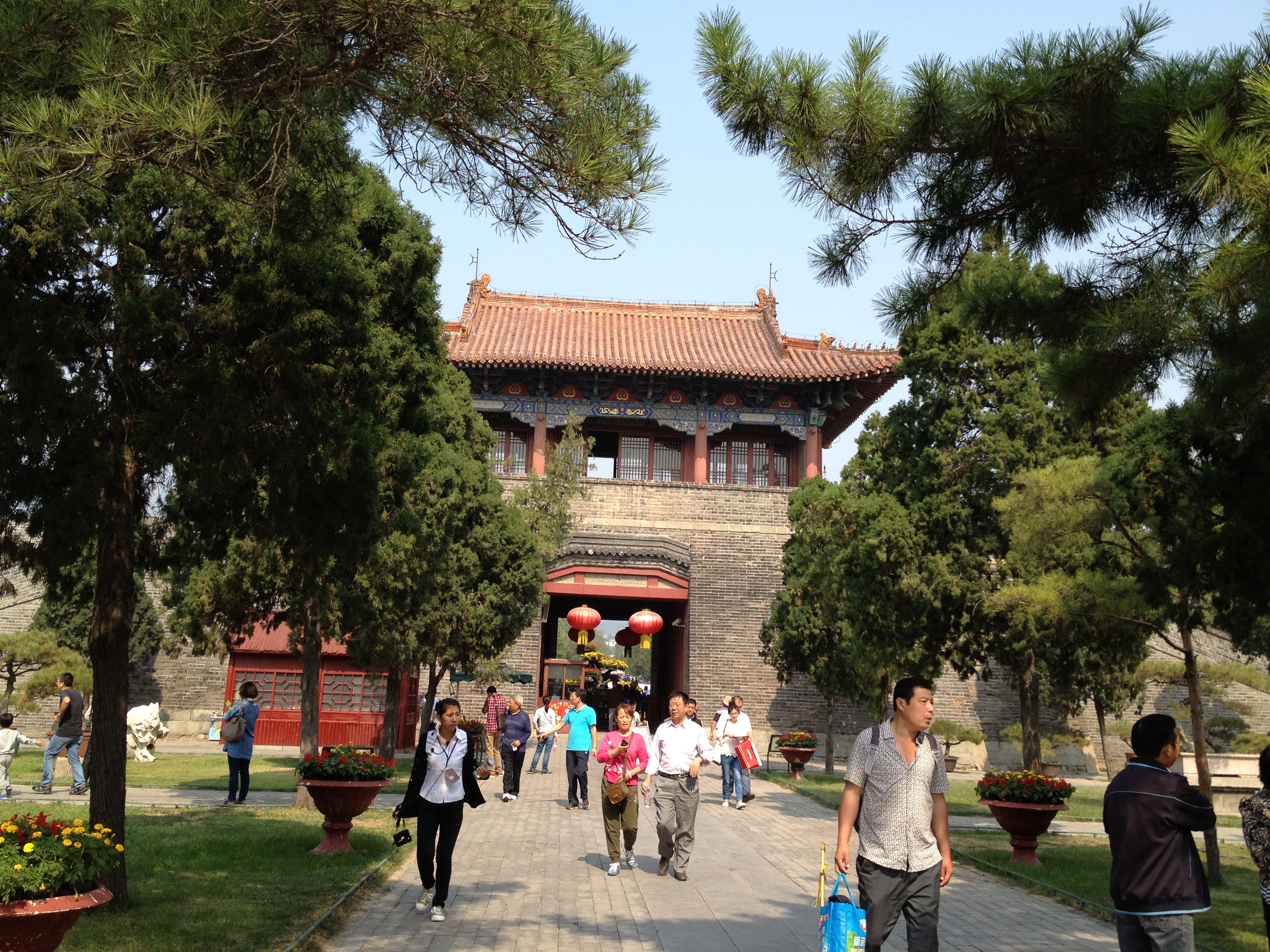 泰山岱庙普照寺一日游