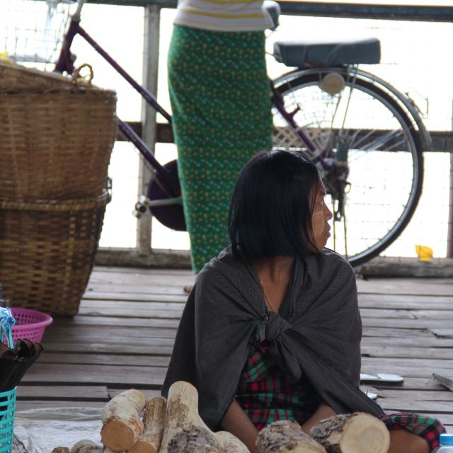 话说缅甸姑娘的"特敏"是很显身材的,多妖娆的背影啊