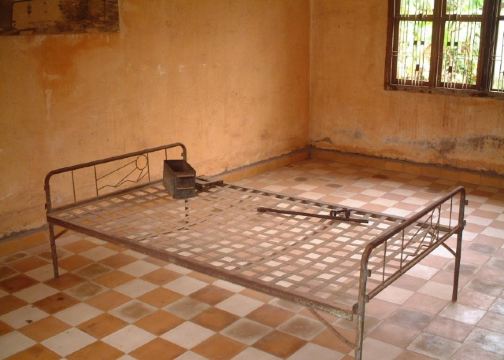 监狱博物馆(tuol sleng museum),位于金边市南,这里原本是一座高中