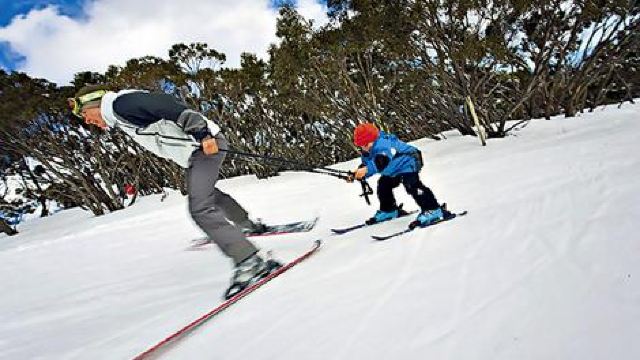 世界上著名的滑雪胜地有哪些 a3ede8033c3842a095f6964eca09b6ff_D_640_360.jpg