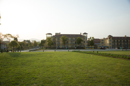 周末找好玩——桐庐巴比松米勒庄园加红灯笼外婆家两日游